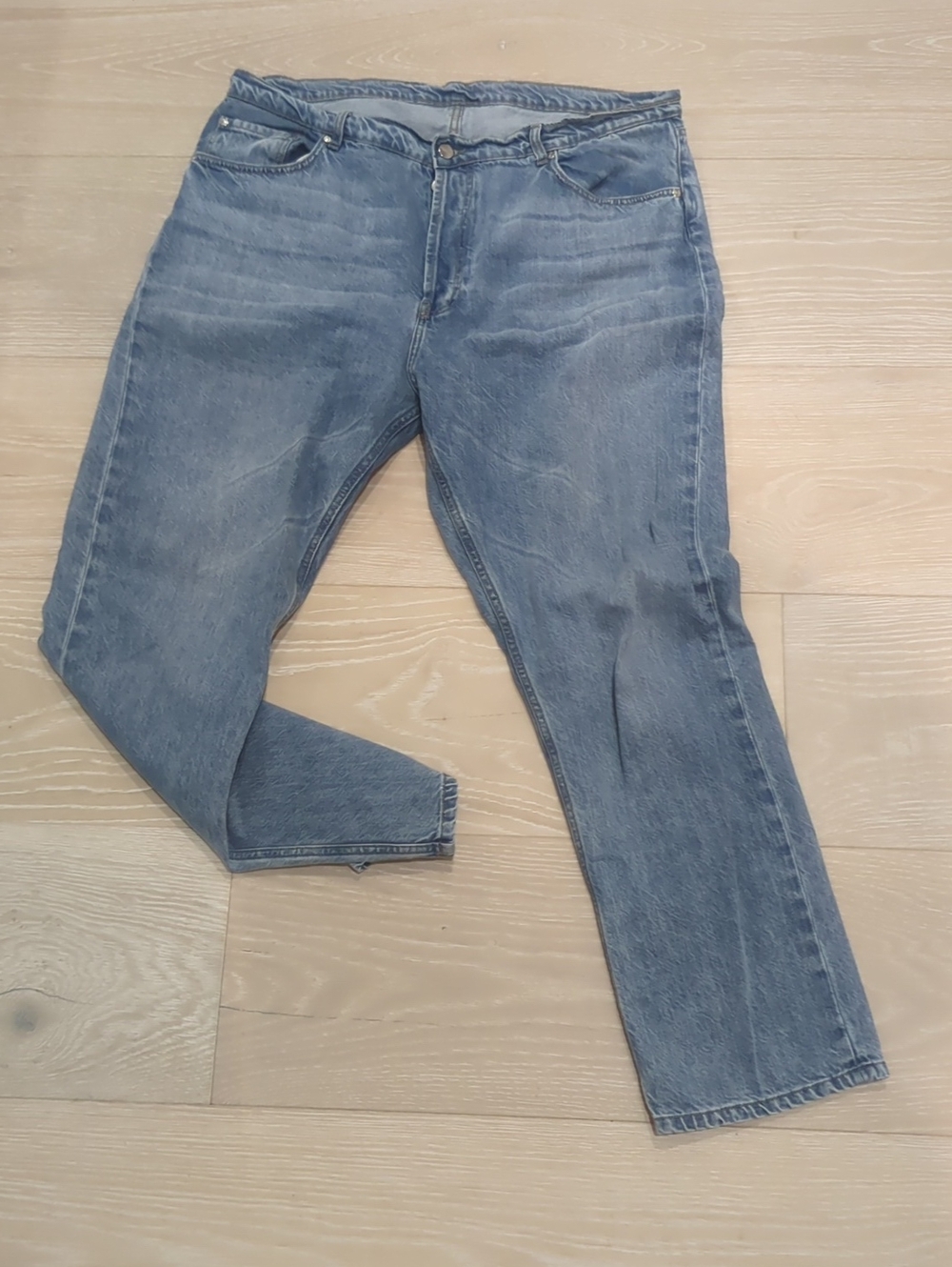 Djerf Avenue Women's Straight Jeans in Light Blue Wash